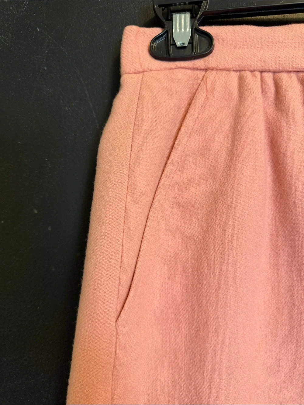 Vintage 70s/80s Jack Winter Pink 100% Wool Midi Skirt with Pockets. Size 12